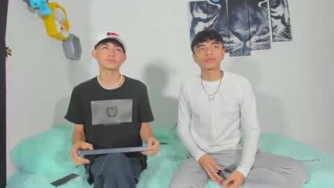 boys4hot_777 online show from March 6, 2025, 3:56 pm