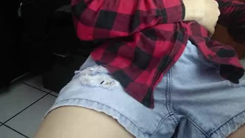 Snapshot of boys_dont_cryy chatting on October 2, 2025, 10:39 pm boys_dont_cryy online show from October 2, 2025, 10:39 pm