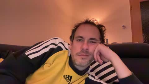 boytoyhh online show from February 3, 2025, 10:54 pm