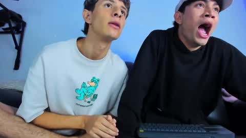 Snapshot of boysweet_boys chatting on February 10, 2025, 9:25 pm Paul and Max online show from February 10, 2025, 9:25 pm