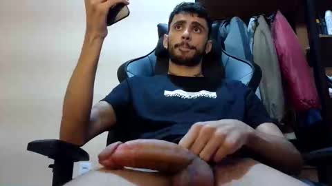 boyzinm2 online show from April 11, 2026, 8:18 am