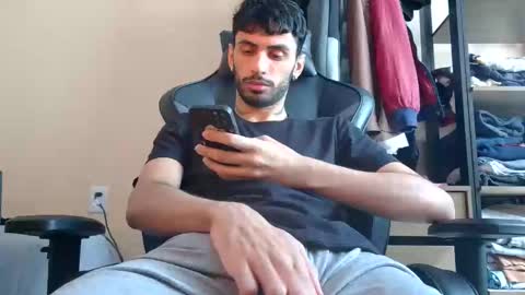 boyzinm2 online show from April 29, 2026, 2:43 pm