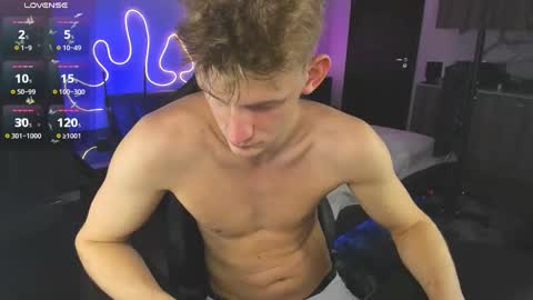 Snapshot of bradmaloney chatting on October 28, 2025, 8:33 pm brad maloney online show from October 28, 2025, 8:33 pm