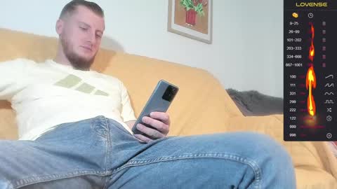 Snapshot of bradryder__ chatting on January 17, 2025, 9:28 pm Call me Alex online show from January 17, 2025, 9:28 pm