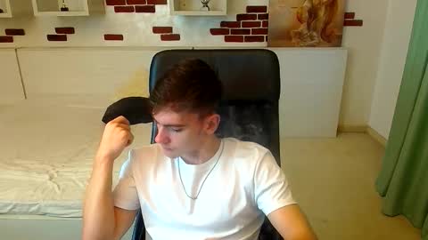 Snapshot of bradyflint chatting on December 5, 2025, 6:11 am BradyFlint online show from December 5, 2025, 6:11 am