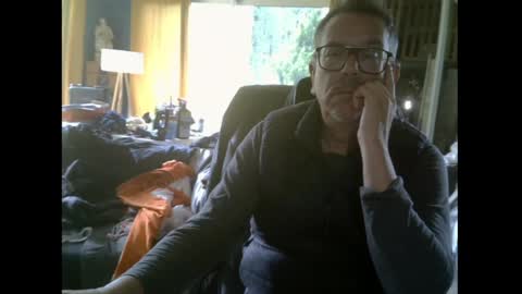 bradysboy online show from May 4, 2026, 10:44 am