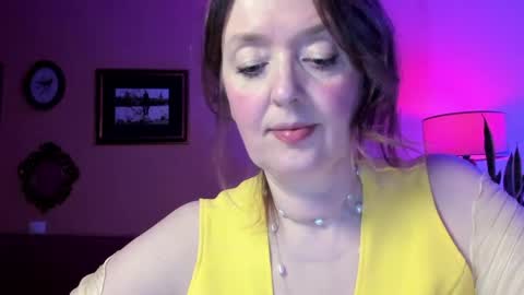 Snapshot of braingirl chatting on April 5, 2026, 6:27 pm I see you X-twitter its braingirl online show from April 5, 2026, 6:27 pm