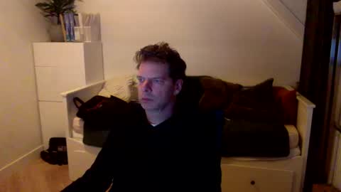 Snapshot of bram1944972145 chatting on January 4, 2025, 6:30 pm Bram online show from January 4, 2025, 6:30 pm