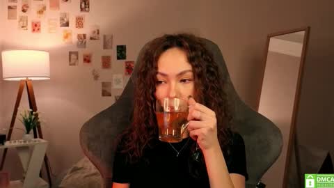 Snapshot of branchwithflowers chatting on November 11, 2025, 12:38 pm Lilly online show from November 11, 2025, 12:38 pm