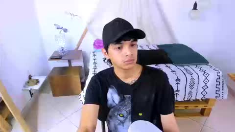 Snapshot of brand_hades chatting on September 19, 2025, 2:18 pm B R A N D online show from September 19, 2025, 2:18 pm