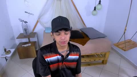 Snapshot of brand_hades chatting on September 23, 2025, 3:04 pm B R A N D online show from September 23, 2025, 3:04 pm