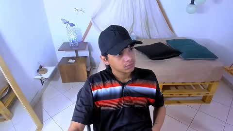 Snapshot of brand_hades chatting on September 26, 2025, 10:03 pm B R A N D online show from September 26, 2025, 10:03 pm