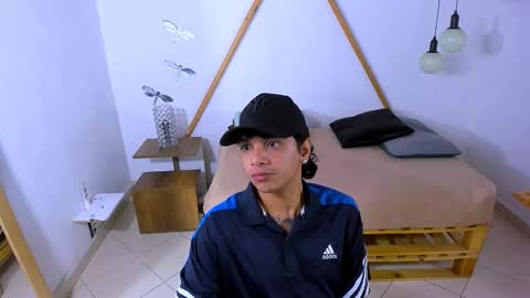 Snapshot of brand_hades chatting on October 2, 2025, 6:48 pm B R A N D online show from October 2, 2025, 6:48 pm