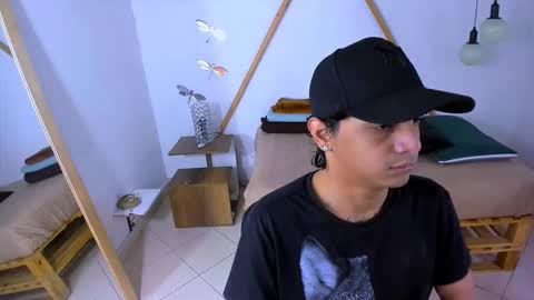 Snapshot of brand_hades chatting on October 10, 2025, 1:43 pm B R A N D online show from October 10, 2025, 1:43 pm