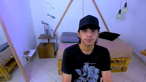 Snapshot of brand_hades chatting on October 31, 2025, 8:10 pm B R A N D online show from October 31, 2025, 8:10 pm