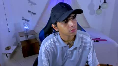 Snapshot of brand_hades chatting on November 6, 2025, 2:18 pm B R A N D online show from November 6, 2025, 2:18 pm