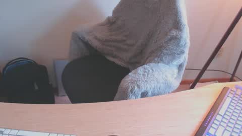 Snapshot of brandondot chatting on December 30, 2024, 6:27 pm brandondot online show from December 30, 2024, 6:27 pm