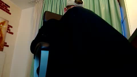 Snapshot of brandontatex chatting on October 6, 2025, 4:32 am BrandonTateX online show from October 6, 2025, 4:32 am