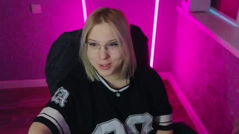 Snapshot of brandy__stars chatting on February 7, 2025, 2:08 am Belle online show from February 7, 2025, 2:08 am