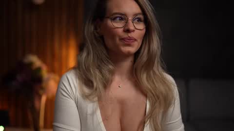 Alex online show from March 3, 2025, 4:25 am