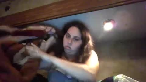 Snapshot of bratbrat23 chatting on February 24, 2025, 1:46 am Bay online show from February 24, 2025, 1:46 am