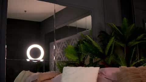 Scarlet online show from April 3, 2026, 5:27 am