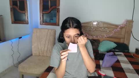 bratz_glloe online show from January 14, 2026, 2:50 am