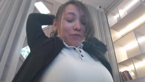 Snapshot of breakfastwithtiffanys chatting on November 8, 2025, 3:23 pm breakfastwithtiffanys online show from November 8, 2025, 3:23 pm