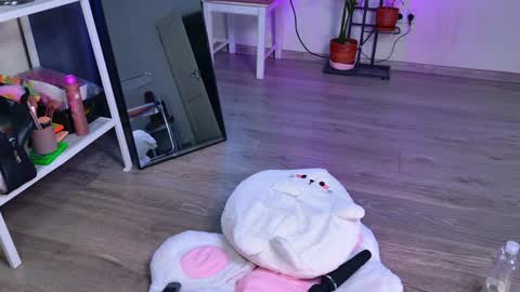 Ashley Dolce and Lou online show from December 13, 2025, 7:53 pm