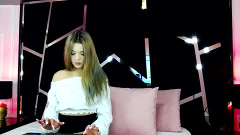 Snapshot of breezelle chatting on October 23, 2025, 3:44 pm Zeline online show from October 23, 2025, 3:44 pm