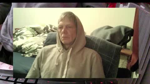 Snapshot of bremer64 chatting on November 11, 2025, 9:09 am bremer64 online show from November 11, 2025, 9:09 am