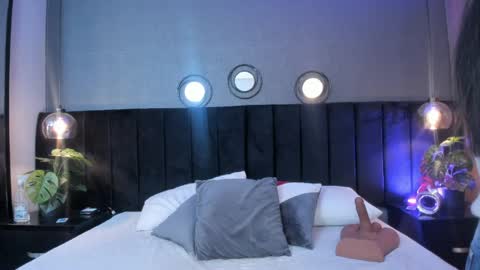   online show from April 7, 2026, 3:07 am