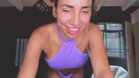 Snapshot of brendaaguerra chatting on January 7, 2025, 8:10 pm brendaaguerra online show from January 7, 2025, 8:10 pm