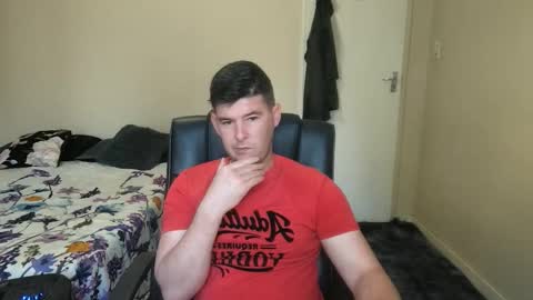 Snapshot of brendansexyboy098754 chatting on October 8, 2025, 4:32 am ask me lol online show from October 8, 2025, 4:32 am