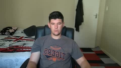 Snapshot of brendansexyboy098754 chatting on October 17, 2025, 5:54 am ask me lol online show from October 17, 2025, 5:54 am