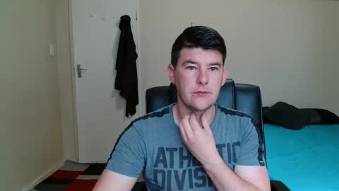 Snapshot of brendansexyboy098754 chatting on November 10, 2025, 4:22 am ask me lol online show from November 10, 2025, 4:22 am