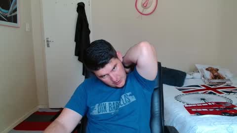 Snapshot of brendansexyboy098754 chatting on February 9, 2026, 8:51 am ask me lol online show from February 9, 2026, 8:51 am