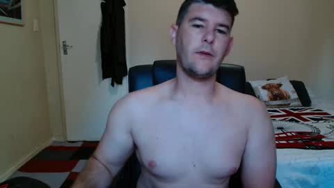 Snapshot of brendansexyboy098754 chatting on February 16, 2026, 4:41 am ask me lol online show from February 16, 2026, 4:41 am