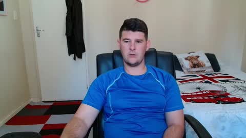 Snapshot of brendansexyboy098754 chatting on February 18, 2026, 8:10 am ask me lol online show from February 18, 2026, 8:10 am