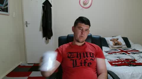 Snapshot of brendansexyboy098754 chatting on February 19, 2026, 3:35 am ask me lol online show from February 19, 2026, 3:35 am