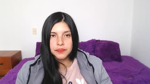 brendasantos_77 online show from September 22, 2025, 3:03 pm