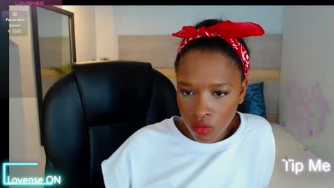 Snapshot of brendathompson_ chatting on September 23, 2025, 2:03 am Brenda online show from September 23, 2025, 2:03 am