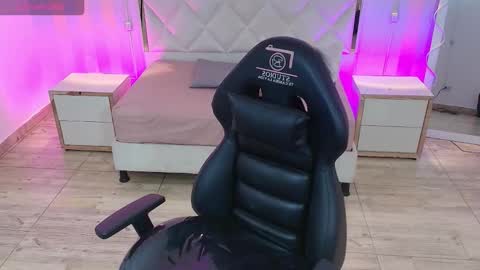 BRENDDA  online show from October 11, 2025, 4:22 am