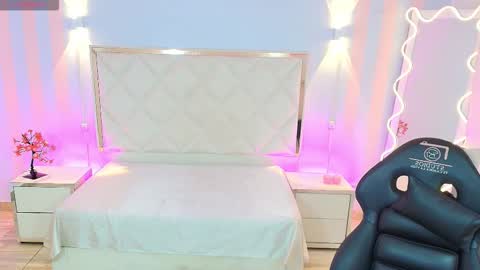 BRENDDA  online show from January 17, 2026, 3:11 am