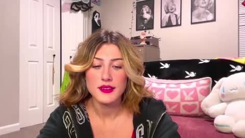 Snapshot of briadominick chatting on December 10, 2024, 4:13 am Brianna3 online show from December 10, 2024, 4:13 am