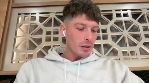 briahcscott online show from December 22, 2025, 7:33 pm