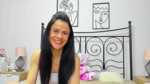 brianaflynt online show from November 13, 2025, 8:41 pm