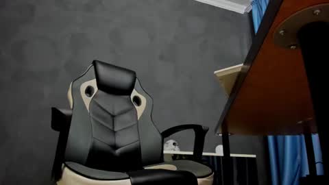 Snapshot of brianhunts chatting on February 13, 2025, 9:30 am Brian online show from February 13, 2025, 9:30 am