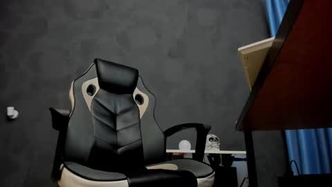 Snapshot of brianhunts chatting on February 24, 2025, 10:26 am Brian online show from February 24, 2025, 10:26 am