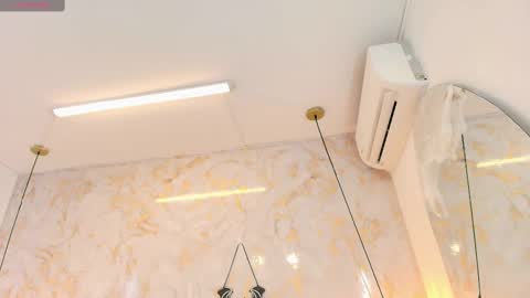 Snapshot of briannaduque chatting on October 8, 2025, 12:14 pm Brianna online show from October 8, 2025, 12:14 pm